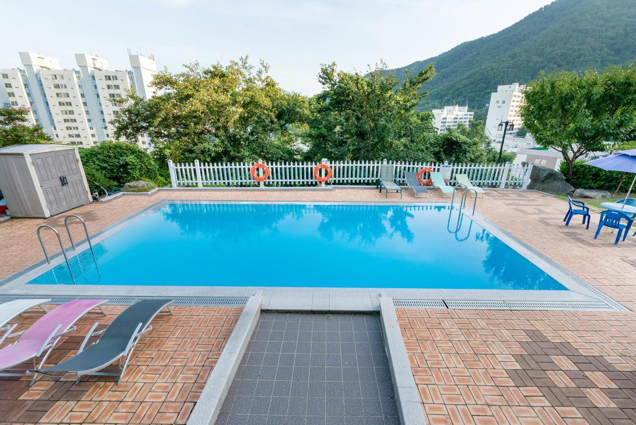 Home Fourest Resort Geoje Exterior photo