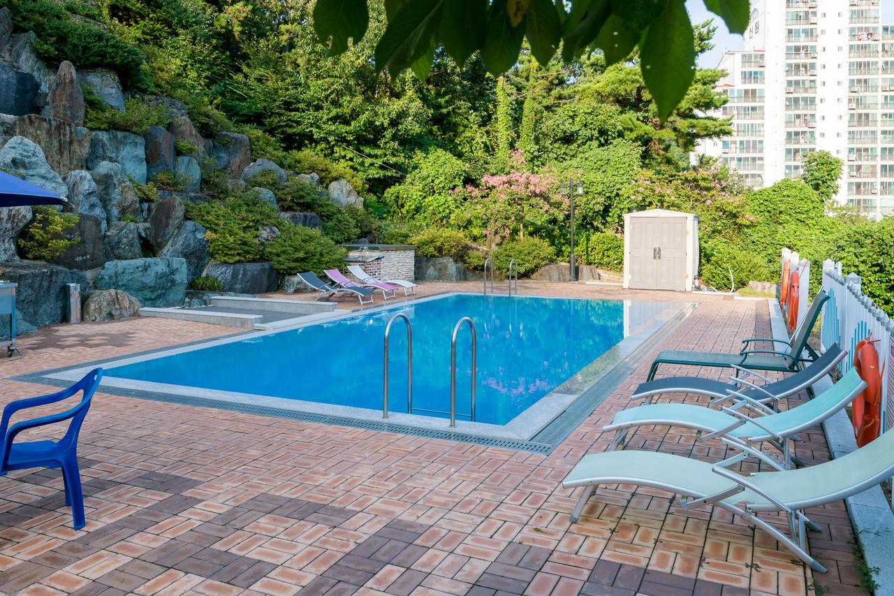 Home Fourest Resort Geoje Exterior photo