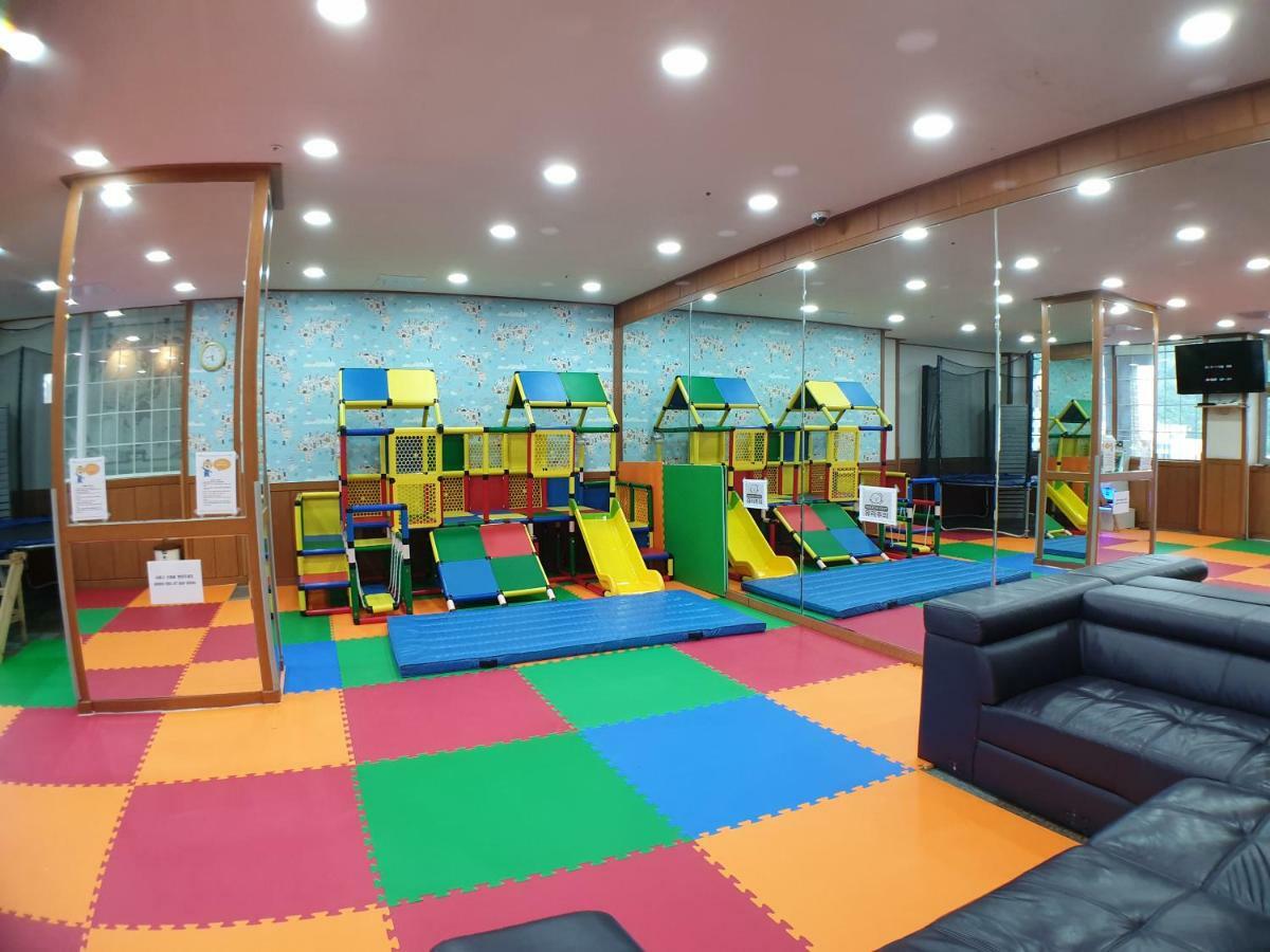 Home Fourest Resort Geoje Exterior photo