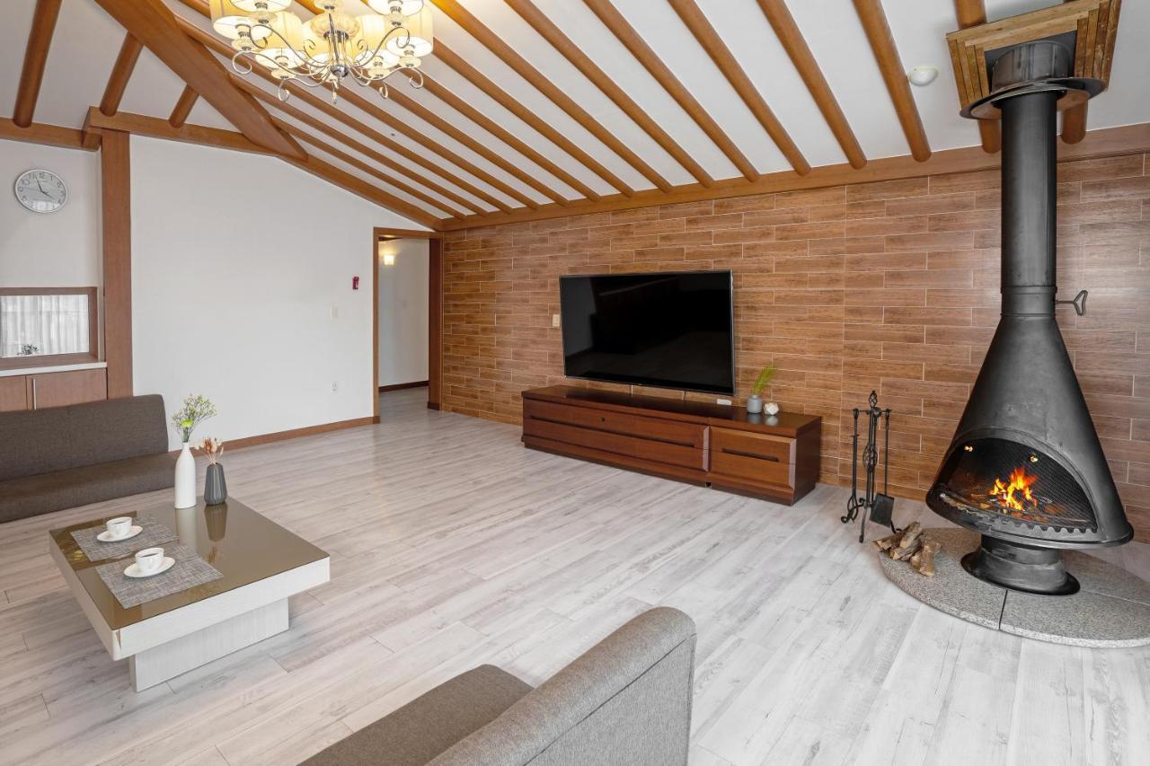 Home Fourest Resort Geoje Exterior photo